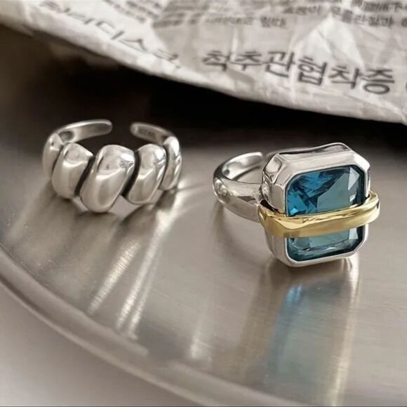 Bold Elegance: Adjustable Sterling Silver Statement Ring - Picture 3 of 6